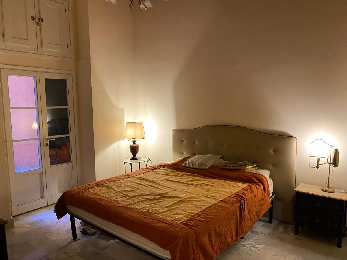 Renovated Apartment With 3 Bedrooms In An Historic Palazzo Between Port And Old Town Livorno Luaran gambar