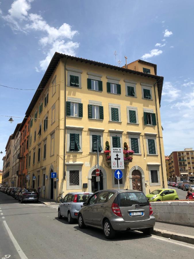 Renovated Apartment With 3 Bedrooms In An Historic Palazzo Between Port And Old Town Livorno Luaran gambar