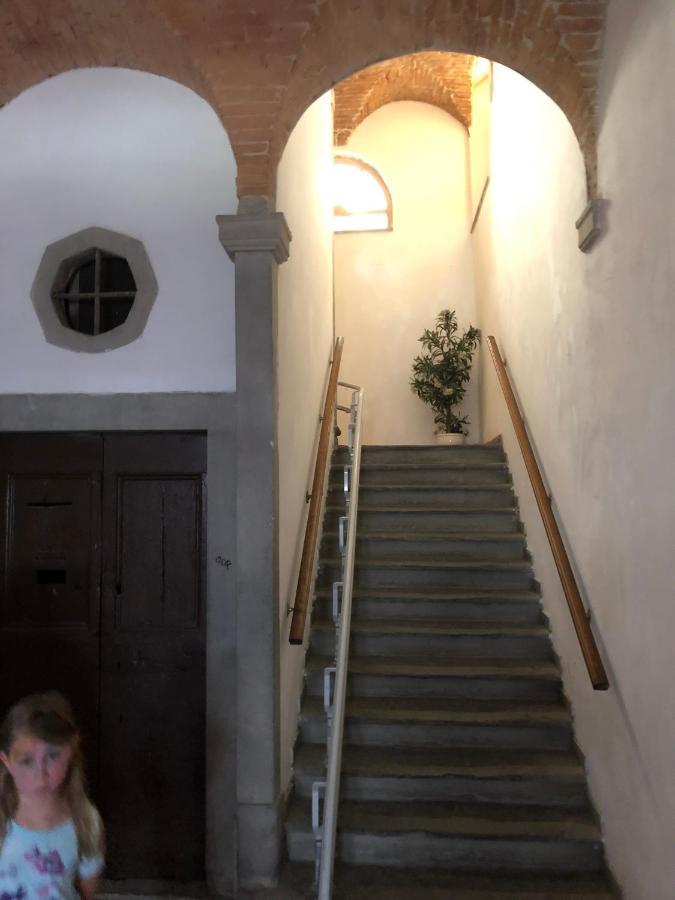 Renovated Apartment With 3 Bedrooms In An Historic Palazzo Between Port And Old Town Livorno Luaran gambar