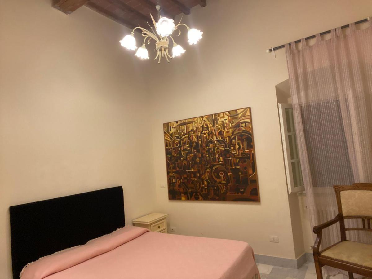 Renovated Apartment With 3 Bedrooms In An Historic Palazzo Between Port And Old Town Livorno Luaran gambar