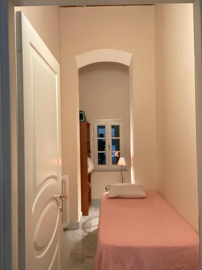 Renovated Apartment With 3 Bedrooms In An Historic Palazzo Between Port And Old Town Livorno Luaran gambar